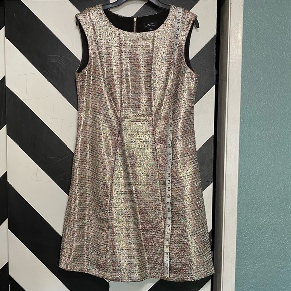 Tahari by Arthur S. Levine Women's Sleevless Size 10 - Picture 1 of 16